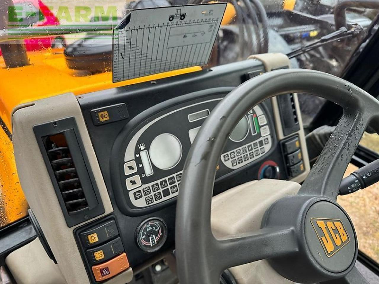 JCB fastrac 2115 / 4ws - Tracteur agricole: photos 2 JCB fastrac 2115 / 4ws - Tracteur agricole: photos 2