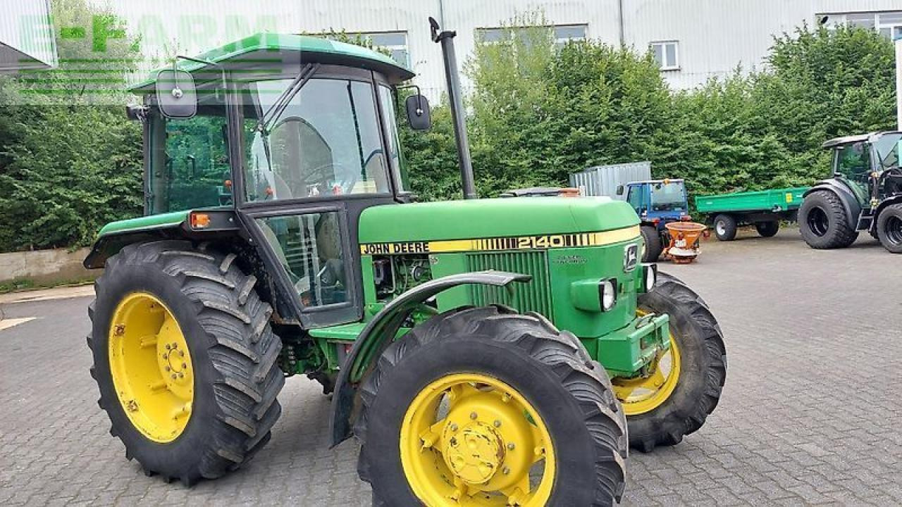 John Deere 2140 - Tracteur agricole: photos 3 John Deere 2140 - Tracteur agricole: photos 3