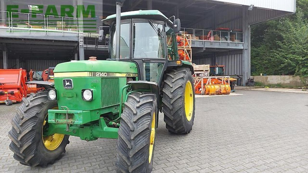 John Deere 2140 - Tracteur agricole: photos 1 John Deere 2140 - Tracteur agricole: photos 1