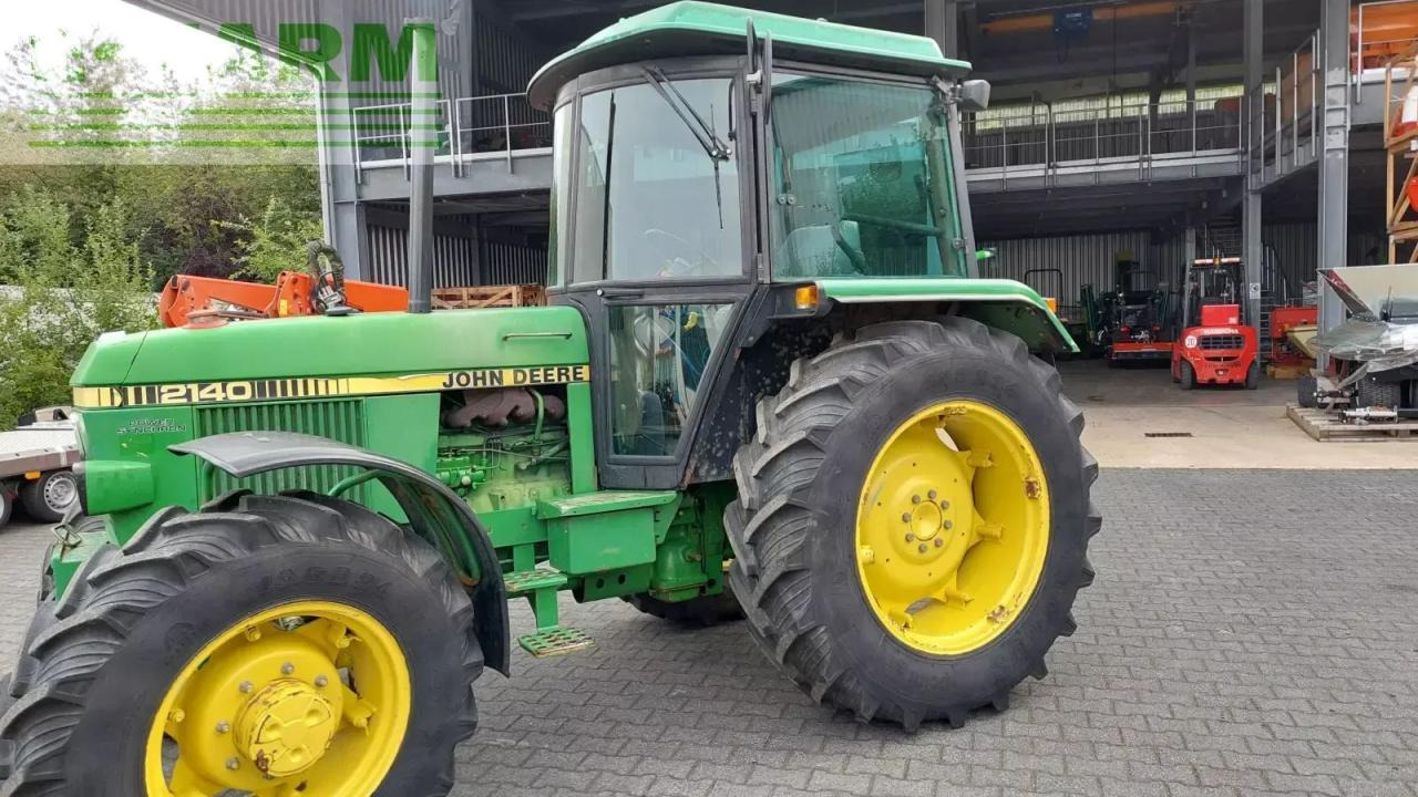 John Deere 2140a - Tracteur agricole: photos 2 John Deere 2140a - Tracteur agricole: photos 2