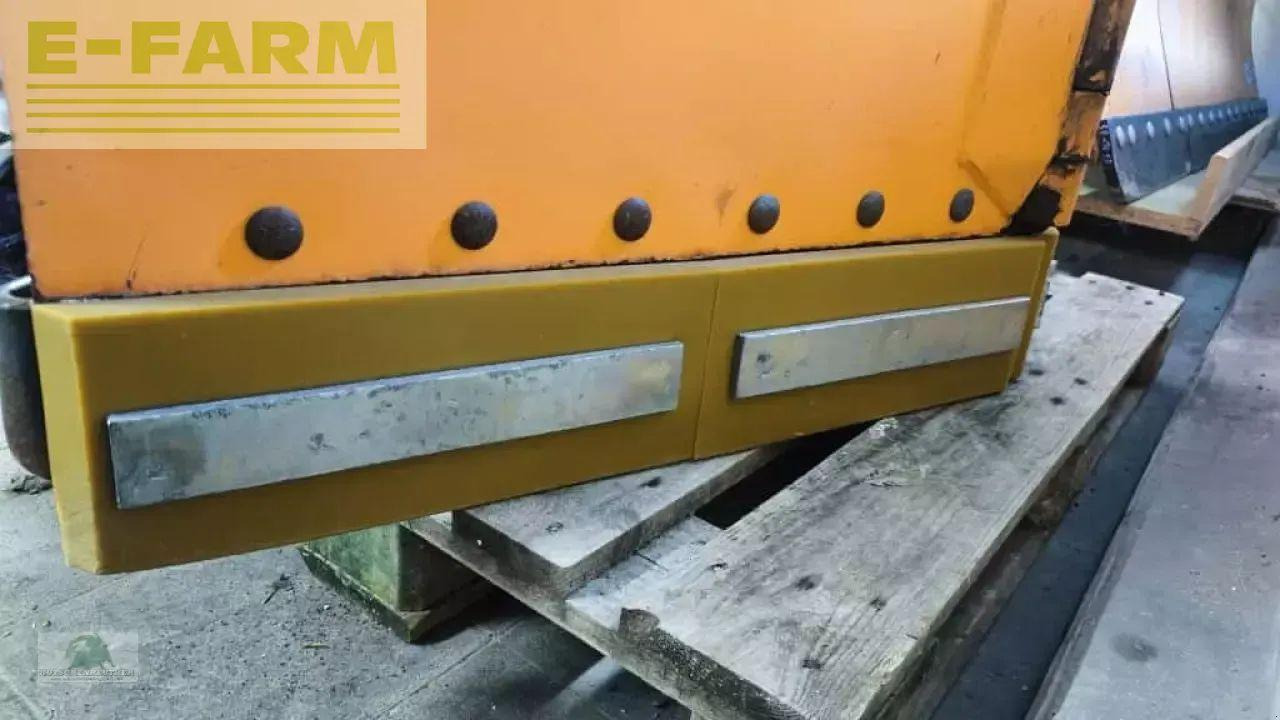 Tracteur agricole John Deere 3046r: photos 19