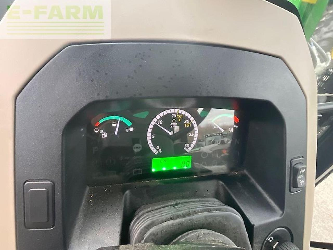 Tracteur agricole John Deere 5075 e: photos 6