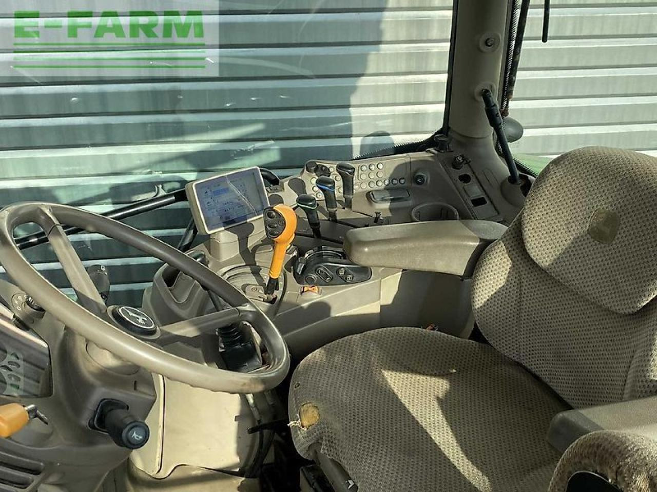 John Deere 6115r - Tracteur agricole: photos 5 John Deere 6115r - Tracteur agricole: photos 5