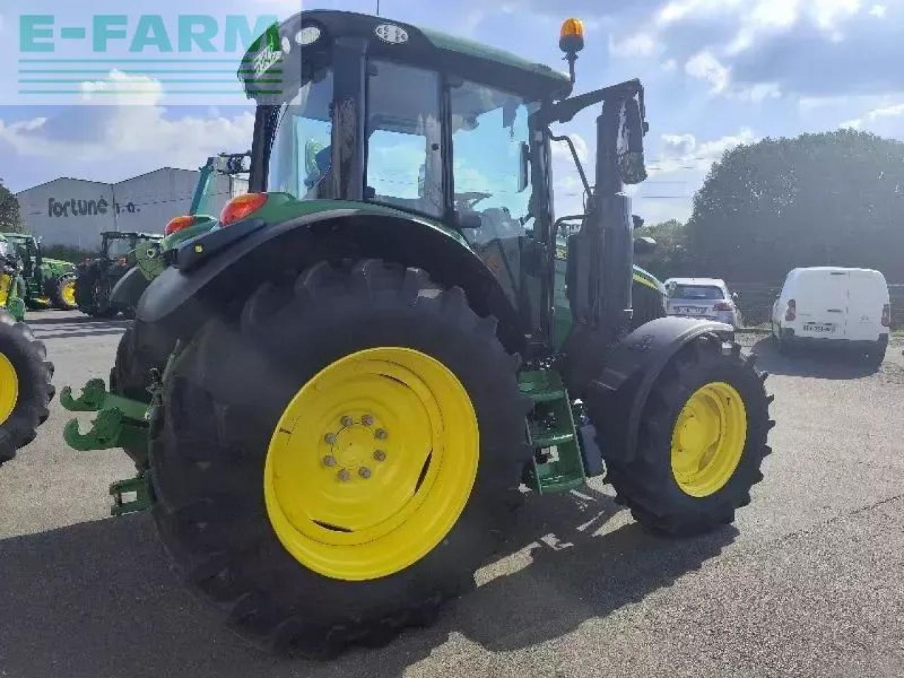 John Deere 6120m - Tracteur agricole: photos 4 John Deere 6120m - Tracteur agricole: photos 4
