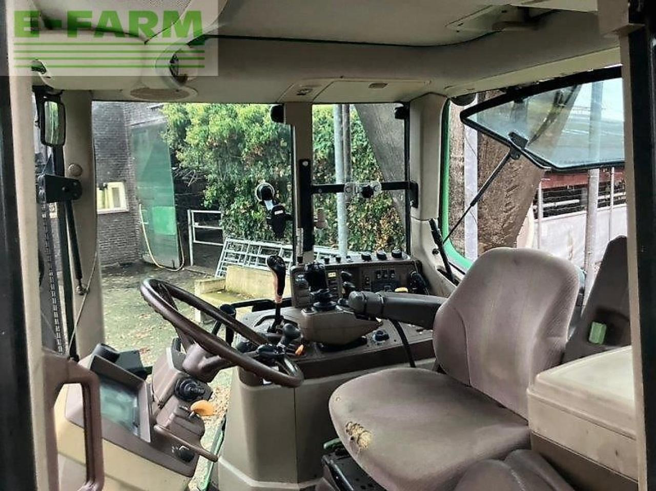 Tracteur agricole John Deere 6820 premium: photos 7 Tracteur agricole John Deere 6820 premium: photos 7