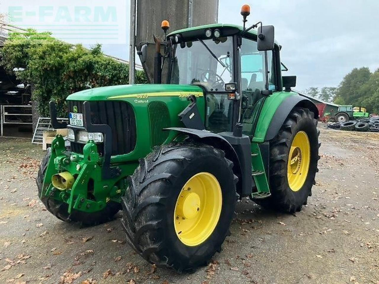 John Deere 6820 premium - Tracteur agricole: photos 1 John Deere 6820 premium - Tracteur agricole: photos 1