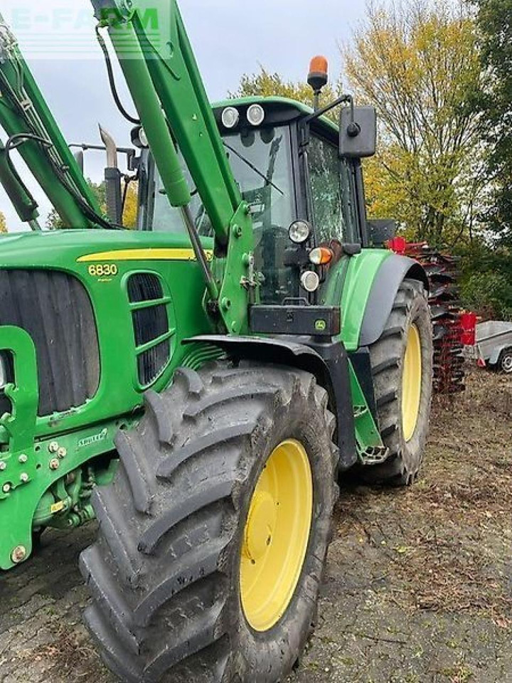John Deere 6830 premium - Tracteur agricole: photos 1 John Deere 6830 premium - Tracteur agricole: photos 1