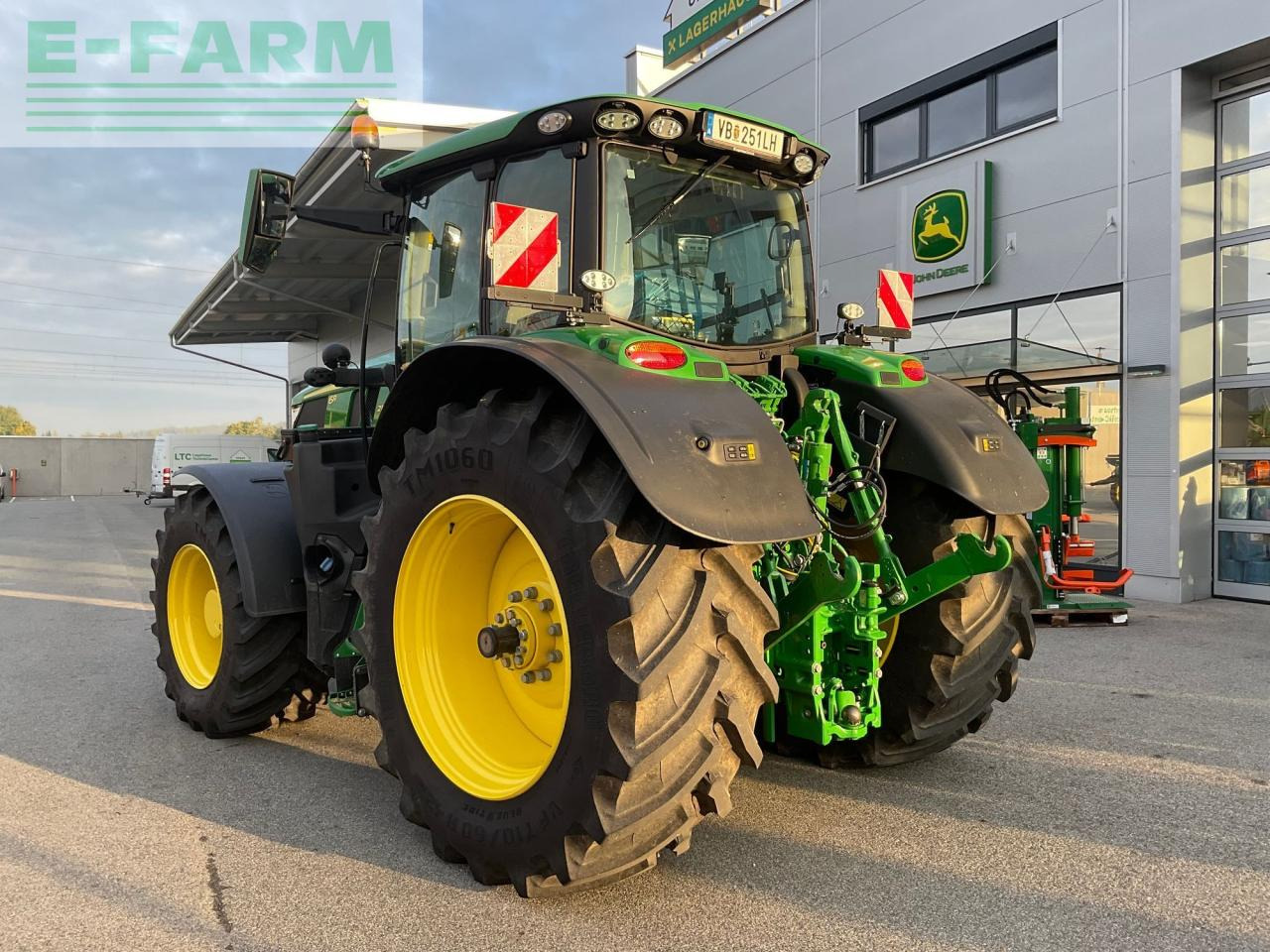 Tracteur agricole John Deere 6R 215: photos 6