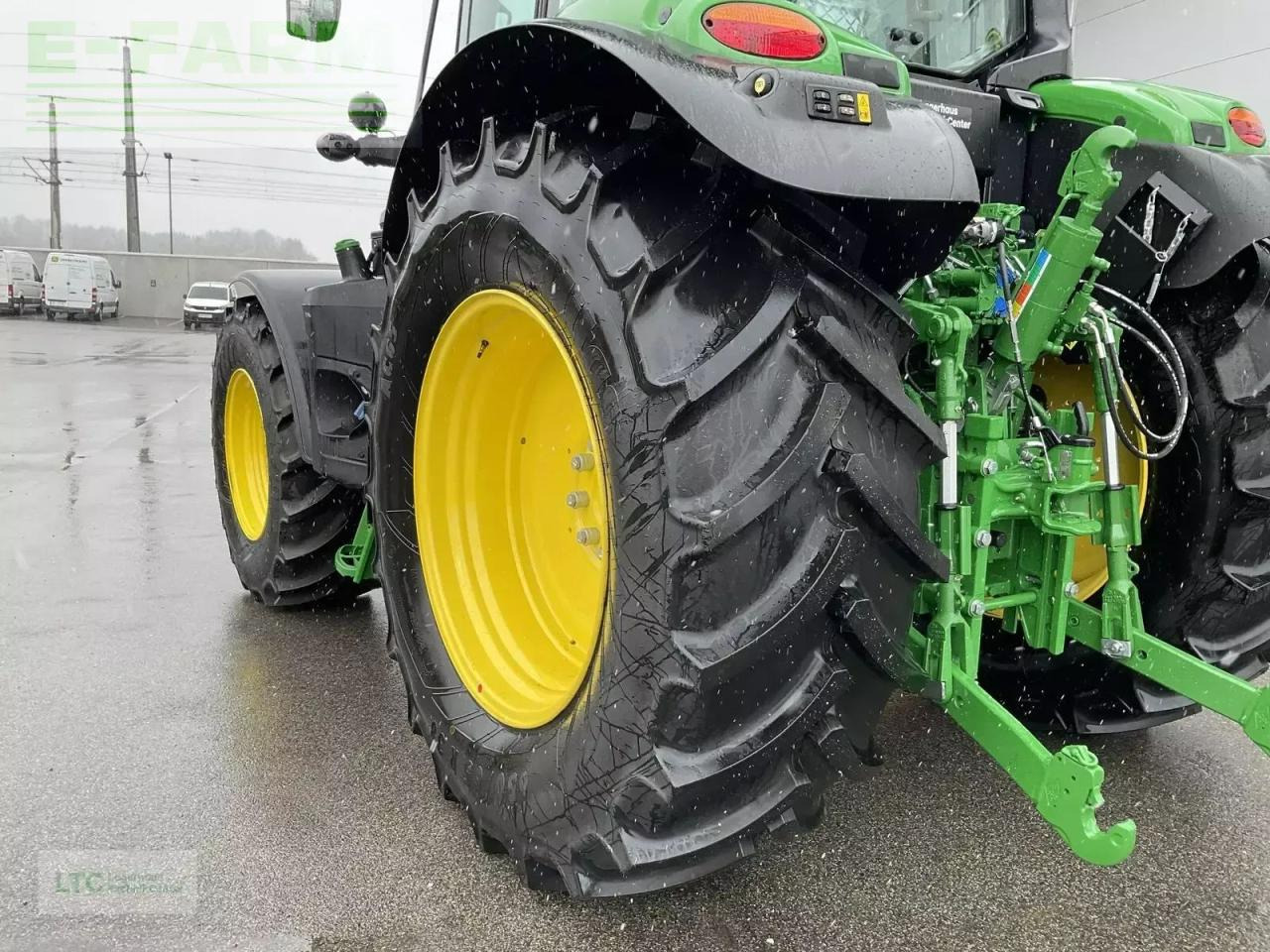 Tracteur agricole John Deere 6m 150: photos 16