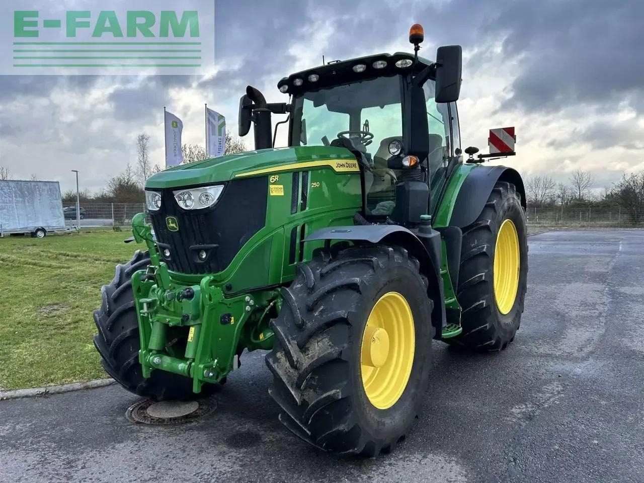 John Deere 6r 250 - Tracteur agricole: photos 2 John Deere 6r 250 - Tracteur agricole: photos 2