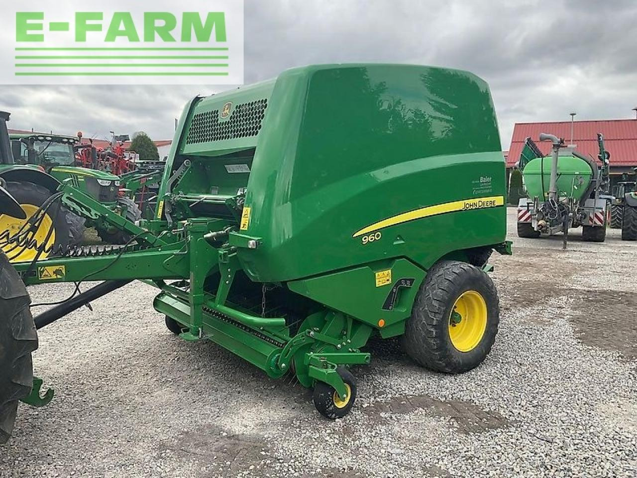 John Deere 960 premium maxicut 25 - Presse à balles cubiques: photos 1 John Deere 960 premium maxicut 25 - Presse à balles cubiques: photos 1