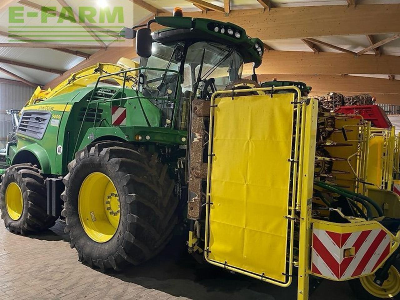 John Deere 9600 motor neu! - Ensileuse: photos 1 John Deere 9600 motor neu! - Ensileuse: photos 1