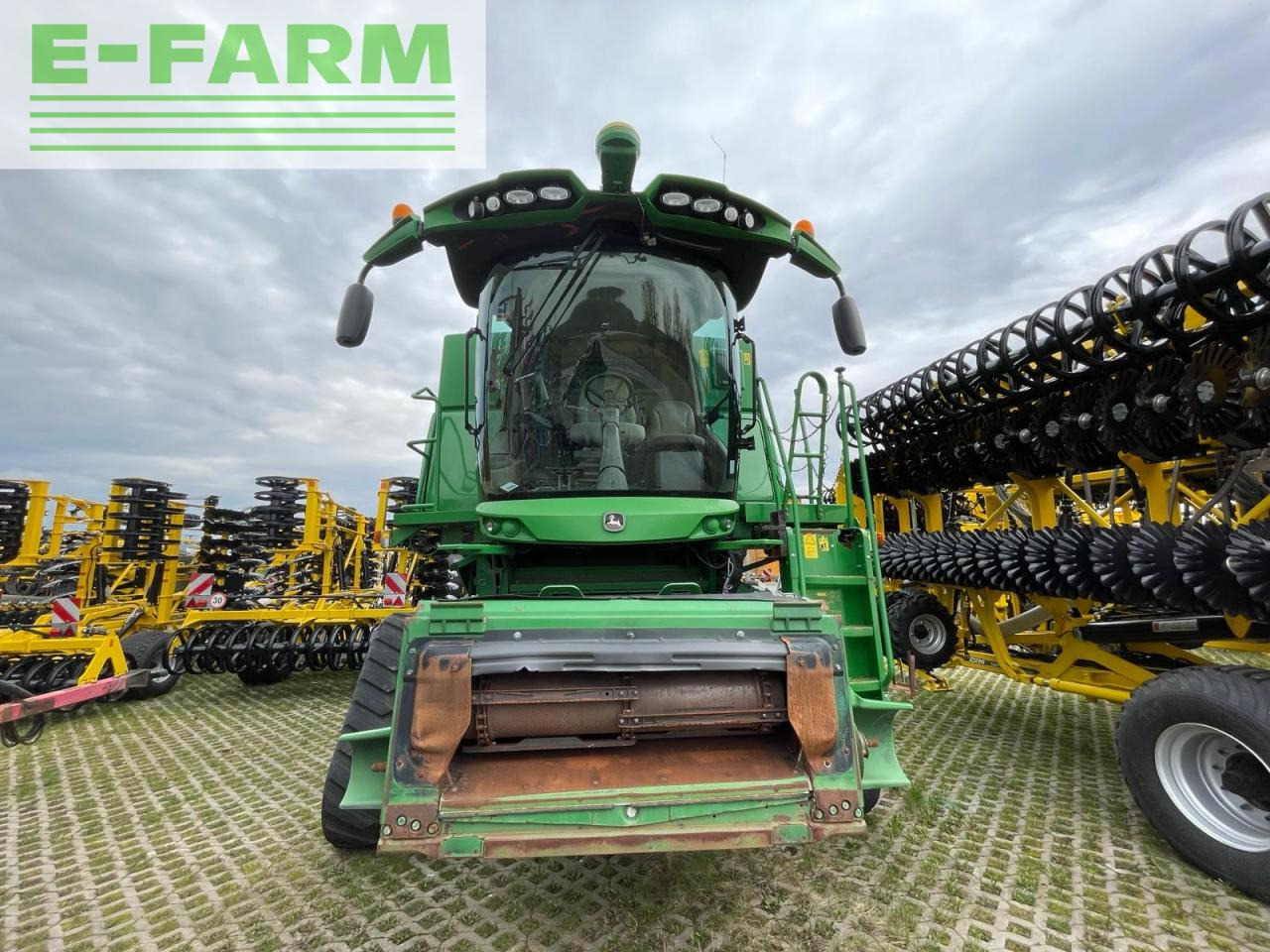 John Deere S690i - Moissonneuse-batteuse: photos 3 John Deere S690i - Moissonneuse-batteuse: photos 3