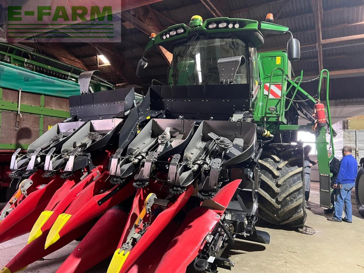 John Deere T670 - Moissonneuse-batteuse: photos 1 John Deere T670 - Moissonneuse-batteuse: photos 1