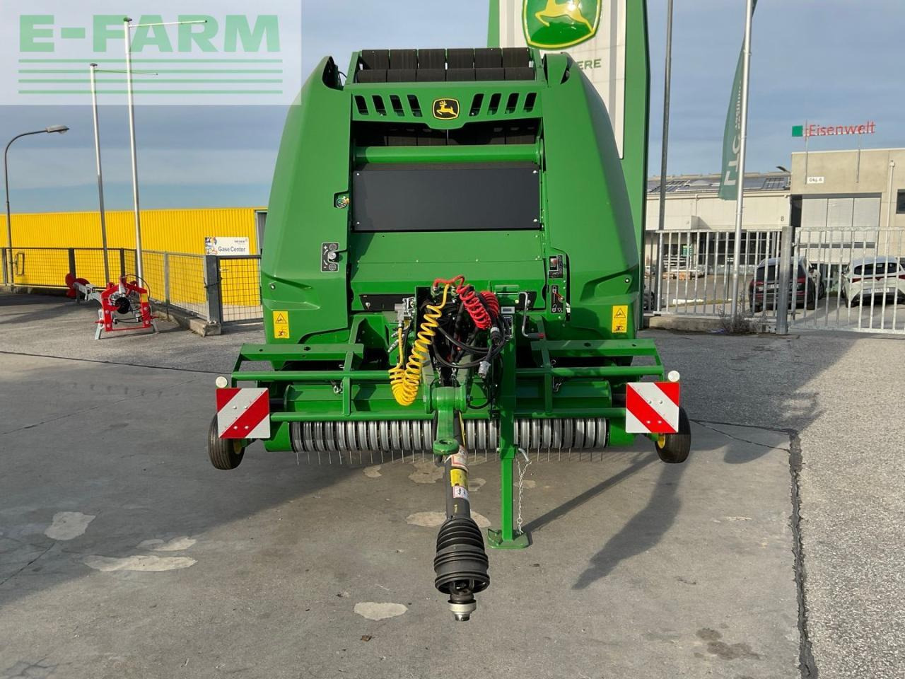 John Deere V451 M - Presse à balles cubiques: photos 3 John Deere V451 M - Presse à balles cubiques: photos 3