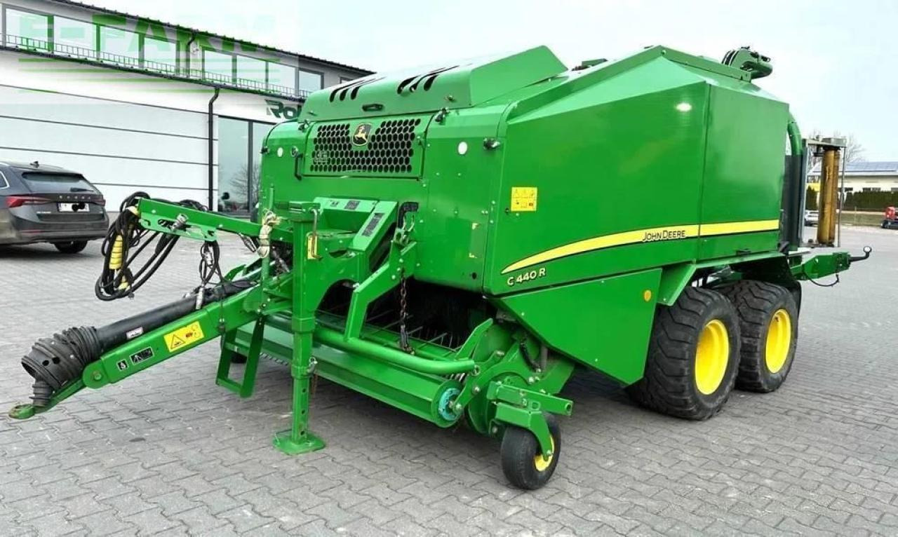 John Deere c 440 r - Presse à balles cubiques: photos 1 John Deere c 440 r - Presse à balles cubiques: photos 1
