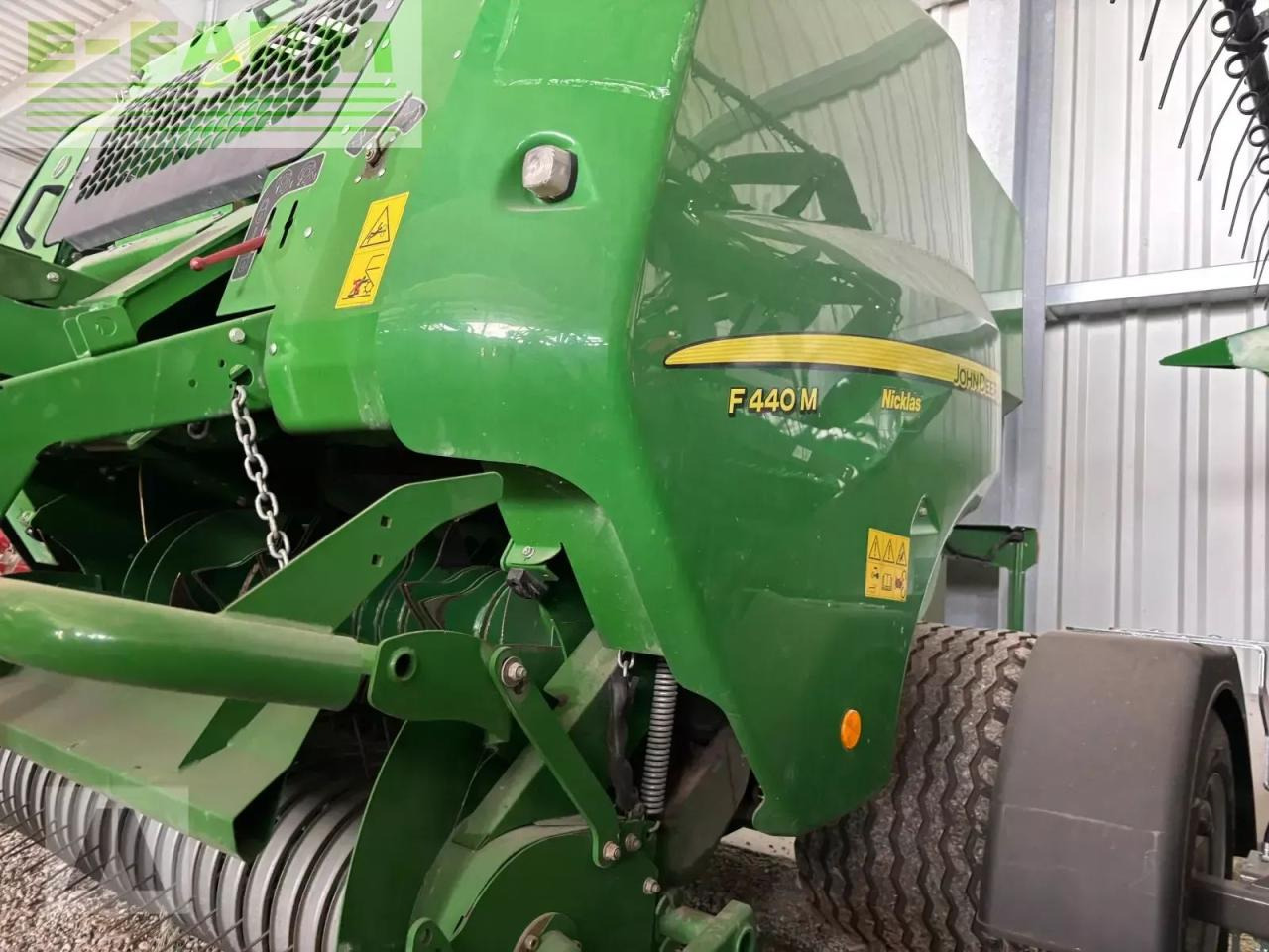 John Deere f440 m - Presse à balles cubiques: photos 4 John Deere f440 m - Presse à balles cubiques: photos 4