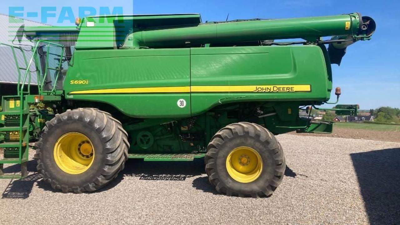 John Deere s690i - Moissonneuse-batteuse: photos 2 John Deere s690i - Moissonneuse-batteuse: photos 2