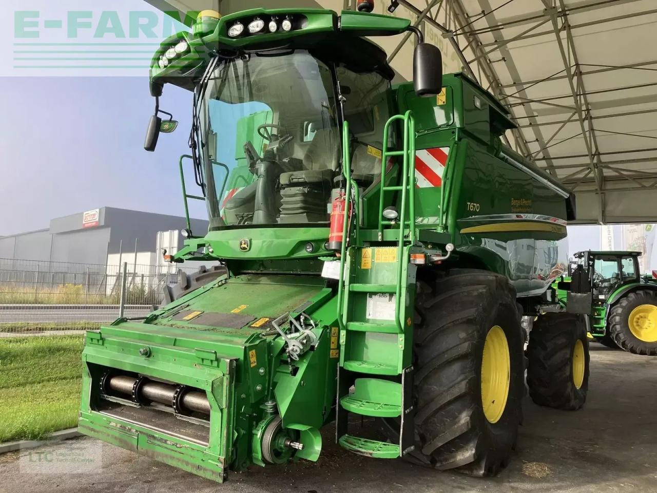 John Deere t670 - Moissonneuse-batteuse: photos 1 John Deere t670 - Moissonneuse-batteuse: photos 1