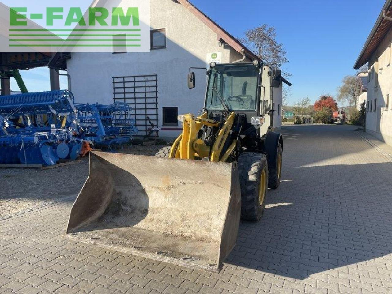 Komatsu wa 80m-7 - Mini pelle: photos 4 Komatsu wa 80m-7 - Mini pelle: photos 4