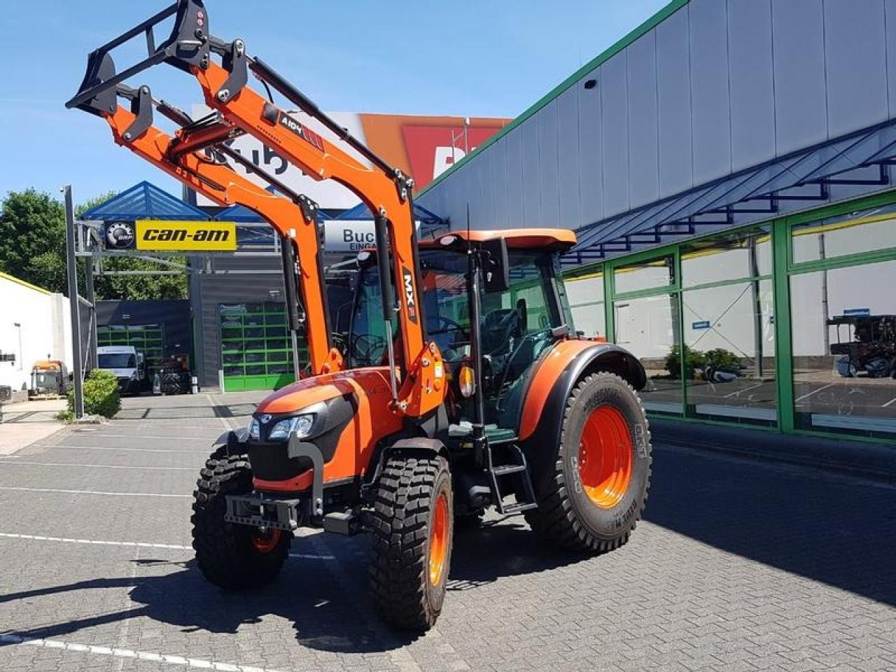 Kubota m4-073 cab 36x36 - Tracteur agricole: photos 5 Kubota m4-073 cab 36x36 - Tracteur agricole: photos 5