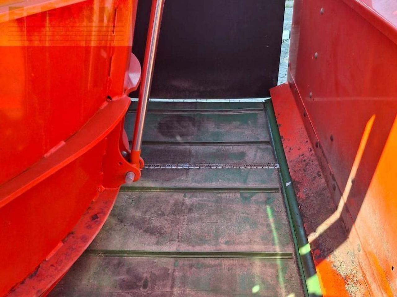 Kuhn 1880 profile - Matériel d'élevage: photos 5 Kuhn 1880 profile - Matériel d'élevage: photos 5