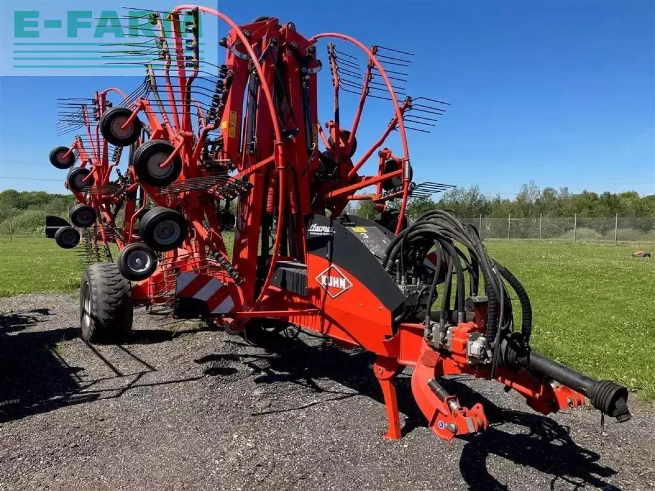 Kuhn ga13131 4-rotors rive - Faneuse: photos 1 Kuhn ga13131 4-rotors rive - Faneuse: photos 1