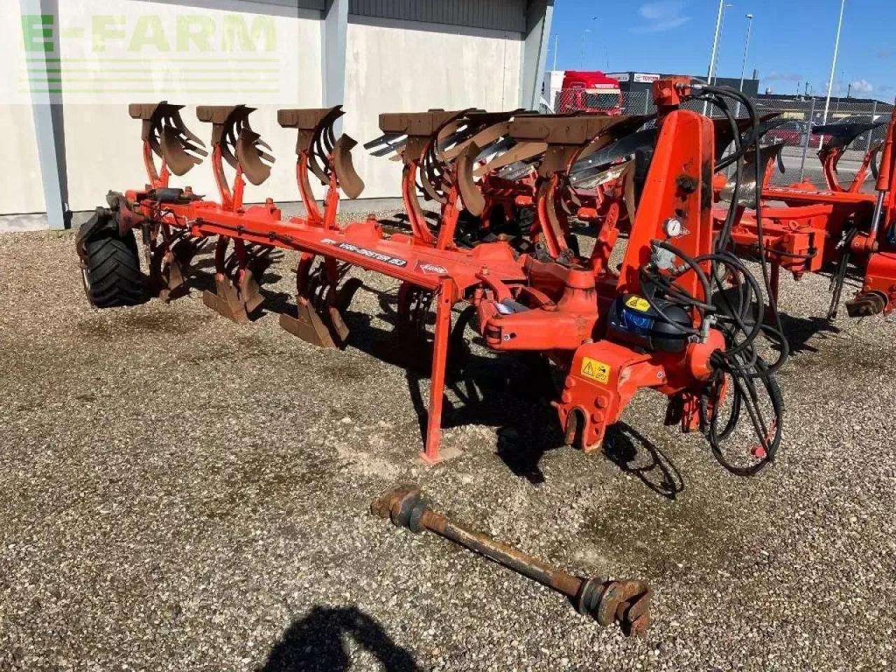 Kuhn vari-master 153 nsh 4+1 - Charrue: photos 1 Kuhn vari-master 153 nsh 4+1 - Charrue: photos 1