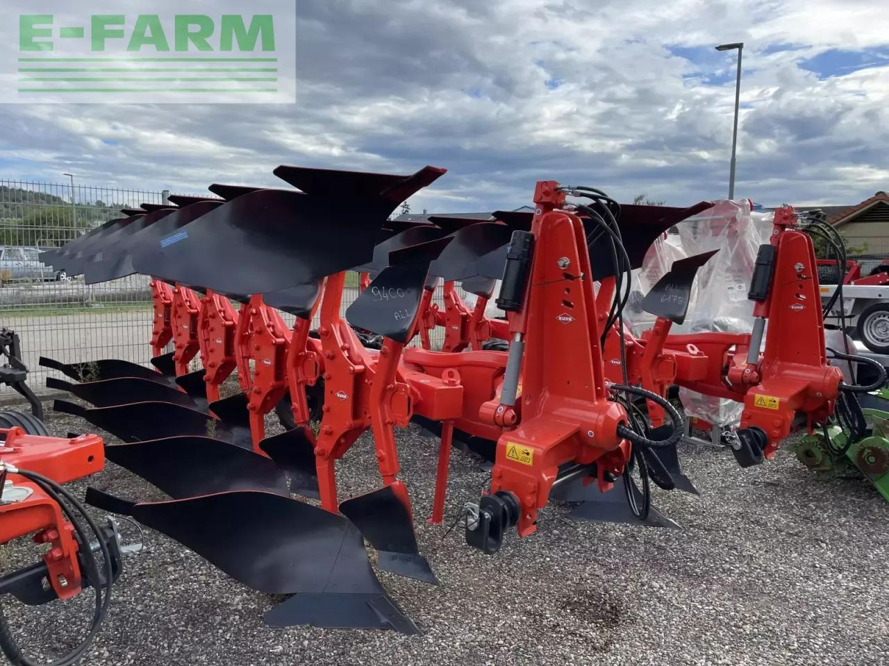 Kuhn varimaster 153 4e5t - Charrue: photos 1 Kuhn varimaster 153 4e5t - Charrue: photos 1