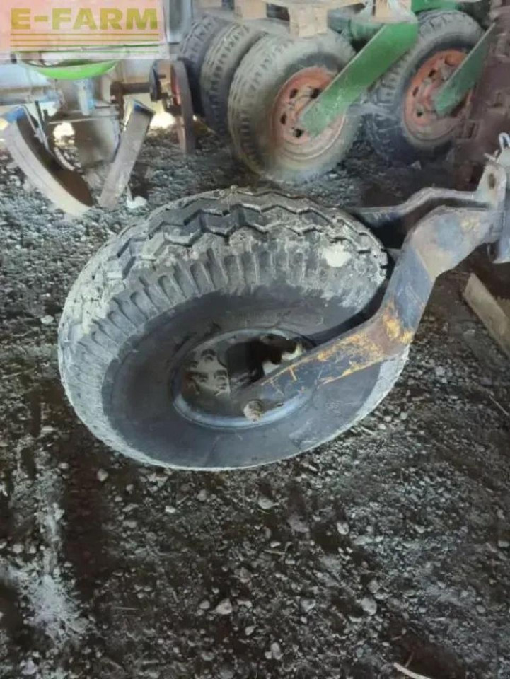 Kuhn vm 180 - Charrue: photos 4 Kuhn vm 180 - Charrue: photos 4