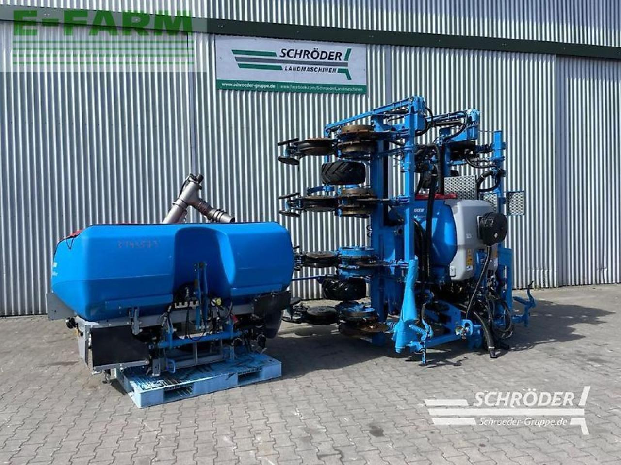 Lemken azurit 9/8.75 k d + solitair 23/1900 - Semoir monograine: photos 1 Lemken azurit 9/8.75 k d + solitair 23/1900 - Semoir monograine: photos 1