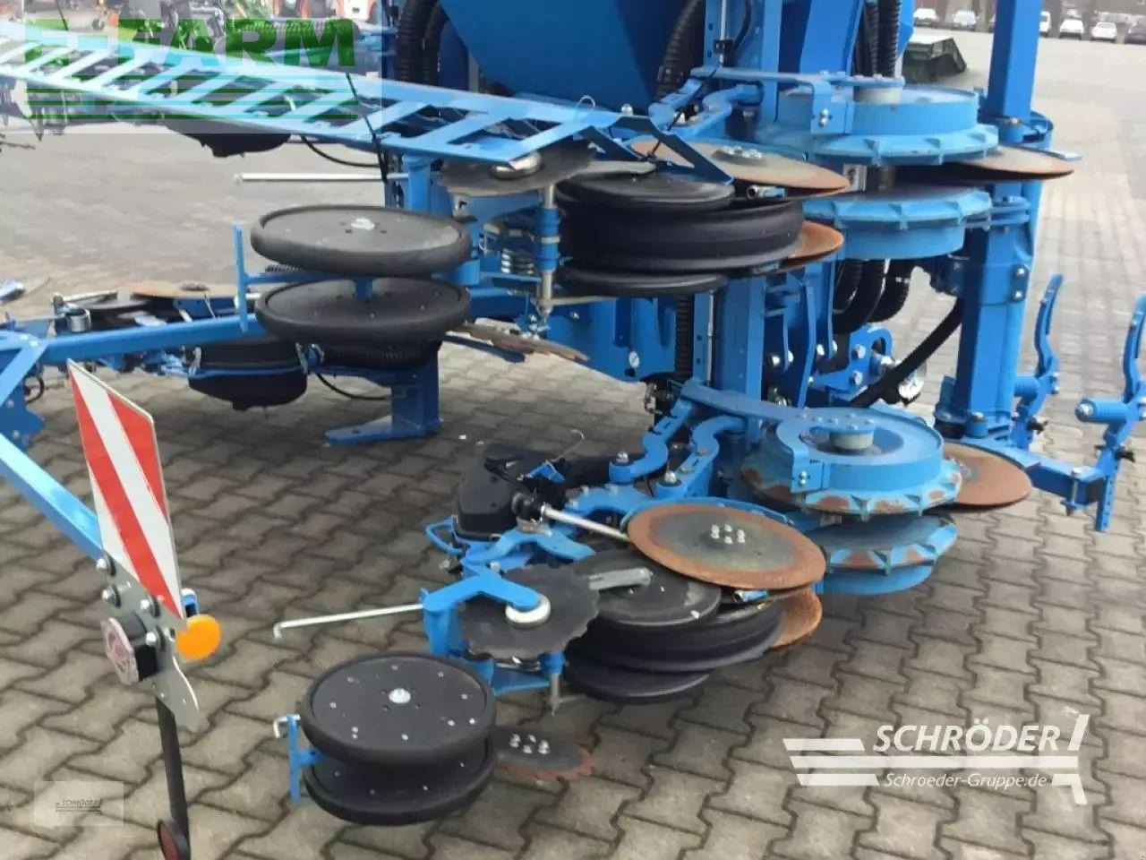 Lemken azurit 9 | demomaschine | nur 131 hektar - Semoir monograine: photos 3 Lemken azurit 9 | demomaschine | nur 131 hektar - Semoir monograine: photos 3