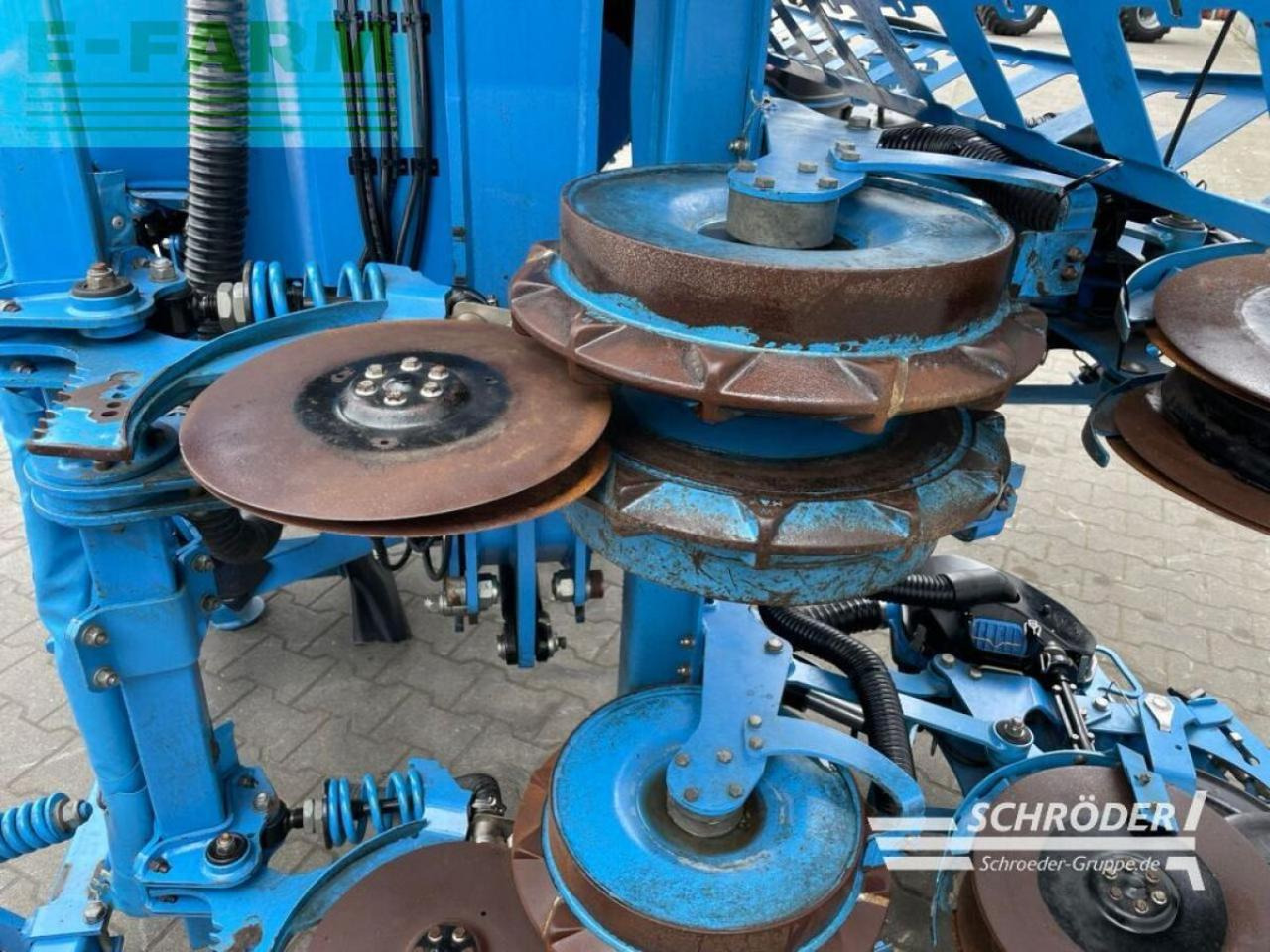 Lemken solitair 23/1900 / azurit 9/8.75 k d - Semoir monograine: photos 2 Lemken solitair 23/1900 / azurit 9/8.75 k d - Semoir monograine: photos 2