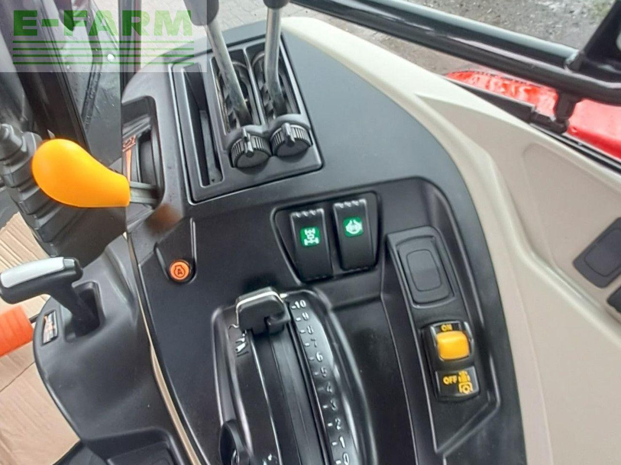 Massey Ferguson 5711 DYNA 4 - Tracteur agricole: photos 3 Massey Ferguson 5711 DYNA 4 - Tracteur agricole: photos 3