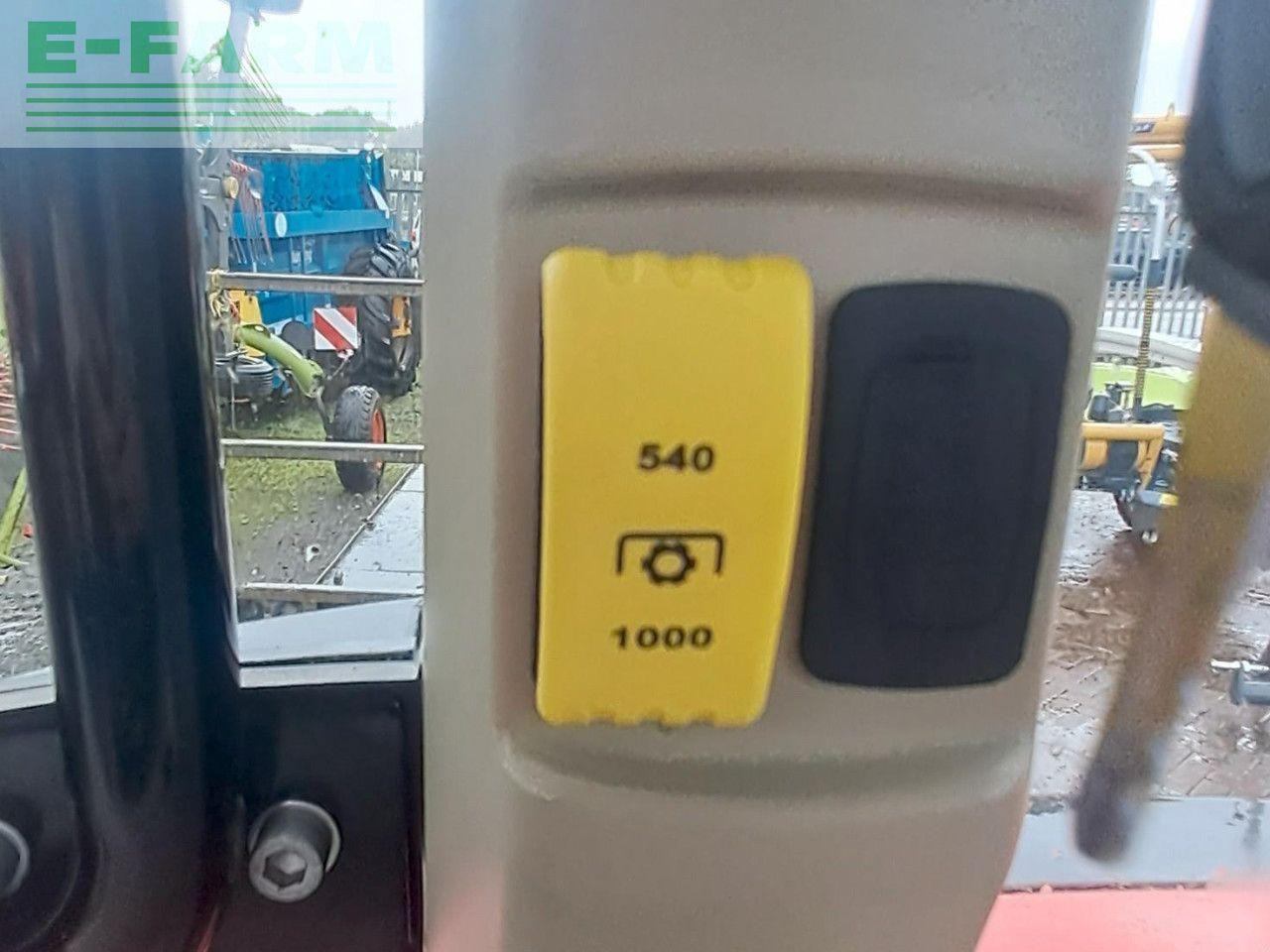 Massey Ferguson 5711 DYNA 4 - Tracteur agricole: photos 4 Massey Ferguson 5711 DYNA 4 - Tracteur agricole: photos 4