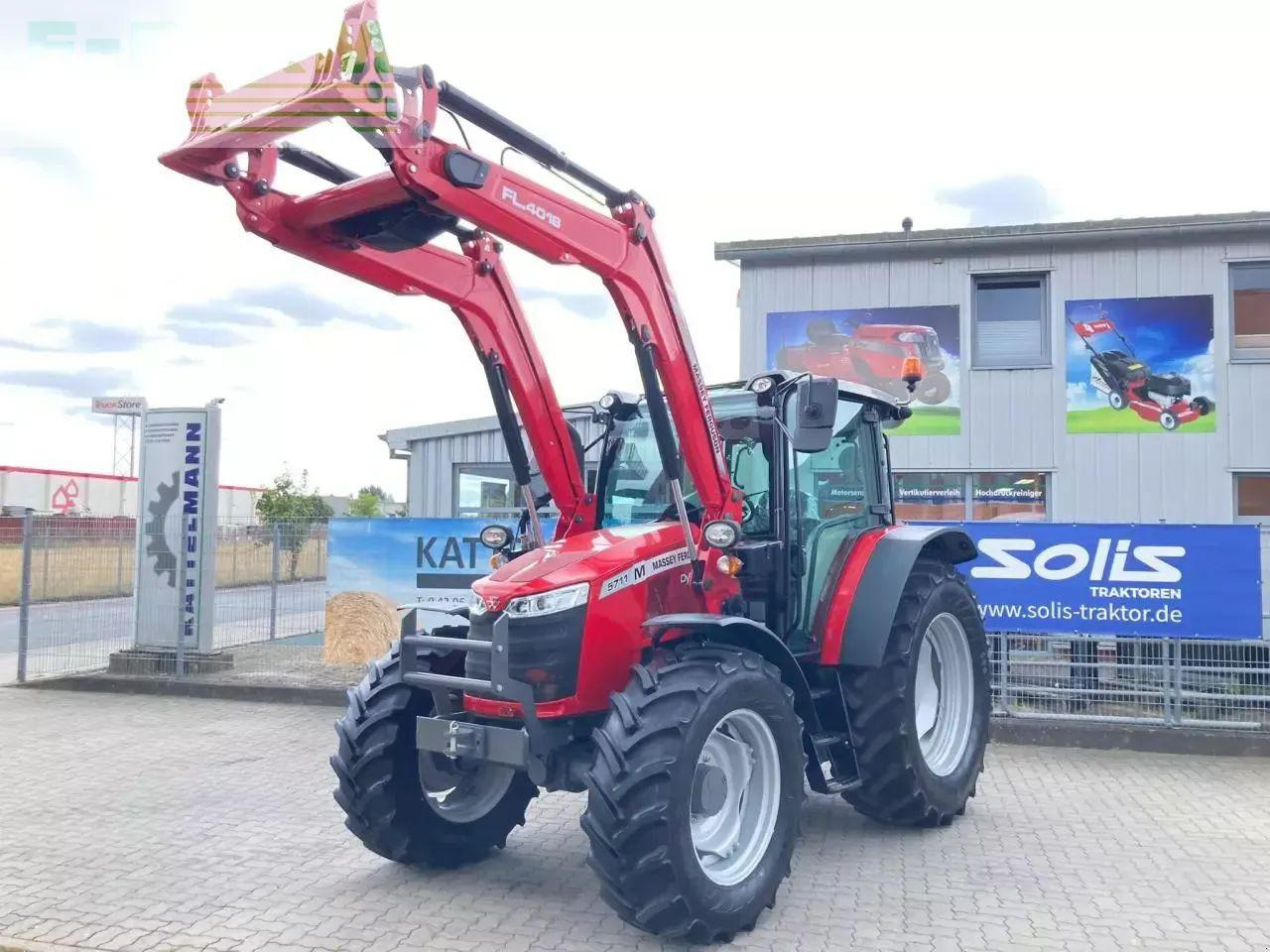 Massey Ferguson 5711m dyna 4 neue lagermaschine - Tracteur agricole: photos 1 Massey Ferguson 5711m dyna 4 neue lagermaschine - Tracteur agricole: photos 1