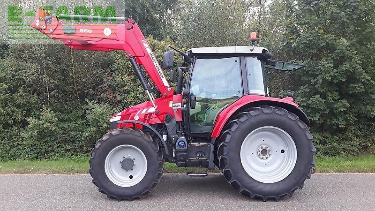 Massey Ferguson 5713 sl - Tracteur agricole: photos 2 Massey Ferguson 5713 sl - Tracteur agricole: photos 2