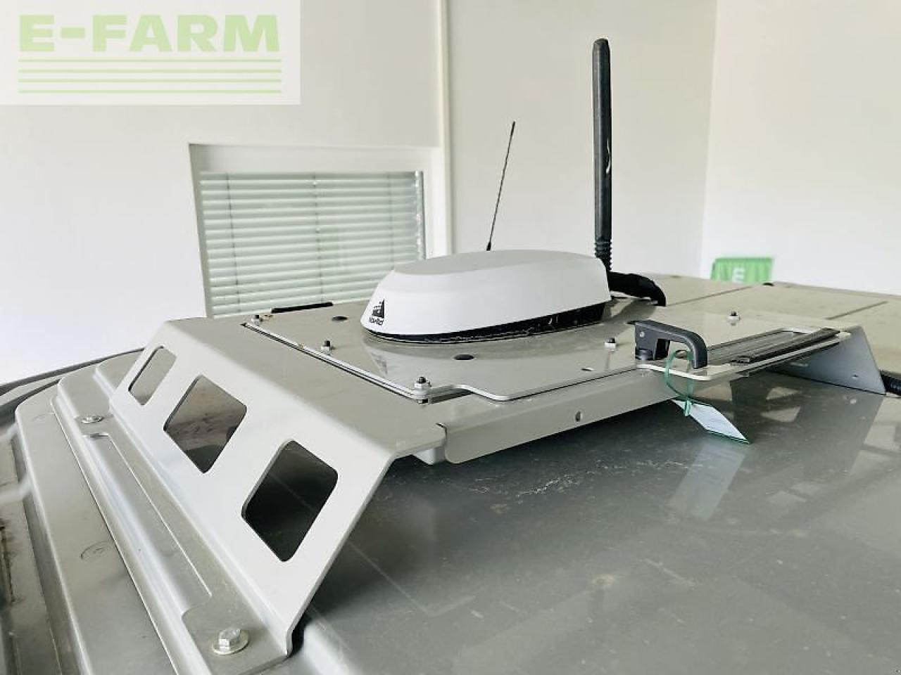 Tracteur agricole Massey Ferguson 6s.180 dyna-vt exclusive Exclusive: photos 22 Tracteur agricole Massey Ferguson 6s.180 dyna-vt exclusive Exclusive: photos 22