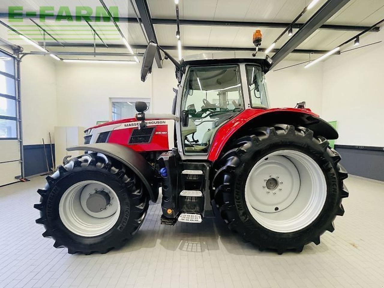 Tracteur agricole Massey Ferguson 6s.180 dyna-vt exclusive Exclusive: photos 8 Tracteur agricole Massey Ferguson 6s.180 dyna-vt exclusive Exclusive: photos 8