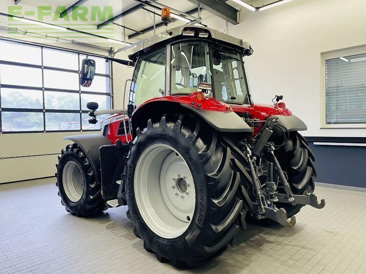 Tracteur agricole Massey Ferguson 6s.180 dyna-vt exclusive Exclusive: photos 7 Tracteur agricole Massey Ferguson 6s.180 dyna-vt exclusive Exclusive: photos 7