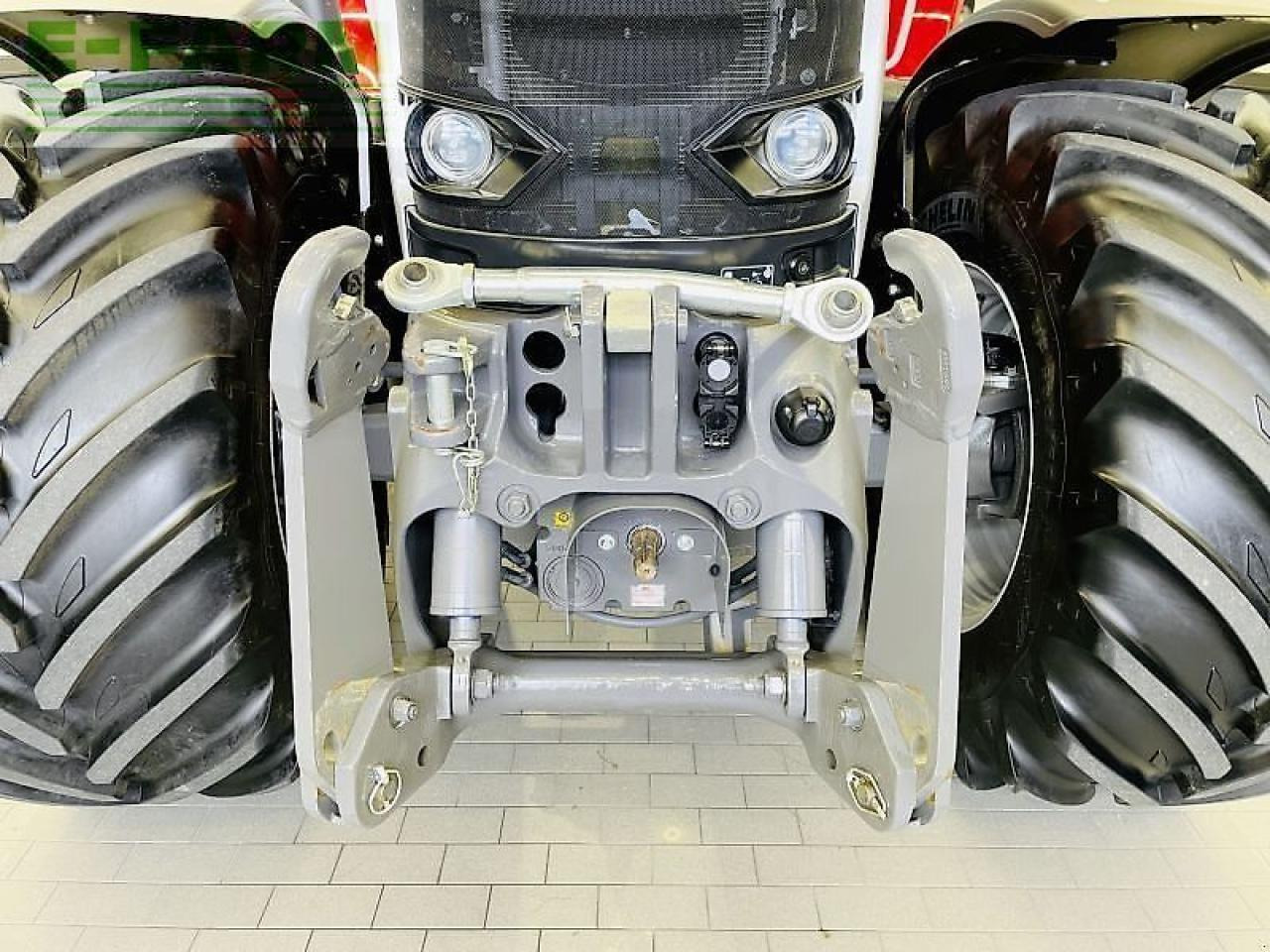 Tracteur agricole Massey Ferguson 6s.180 dyna-vt exclusive Exclusive: photos 11 Tracteur agricole Massey Ferguson 6s.180 dyna-vt exclusive Exclusive: photos 11