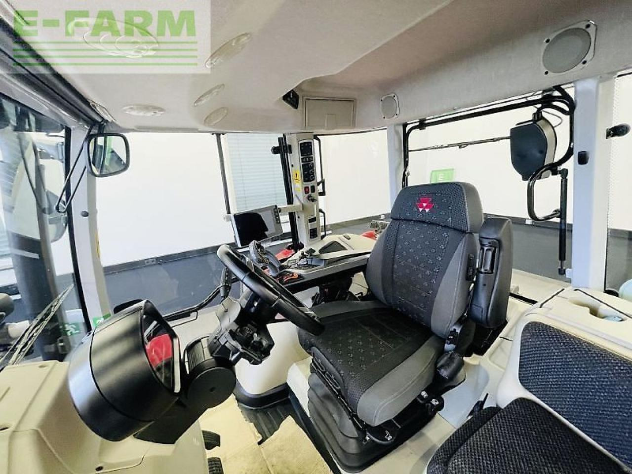 Tracteur agricole Massey Ferguson 6s.180 dyna-vt exclusive Exclusive: photos 17 Tracteur agricole Massey Ferguson 6s.180 dyna-vt exclusive Exclusive: photos 17