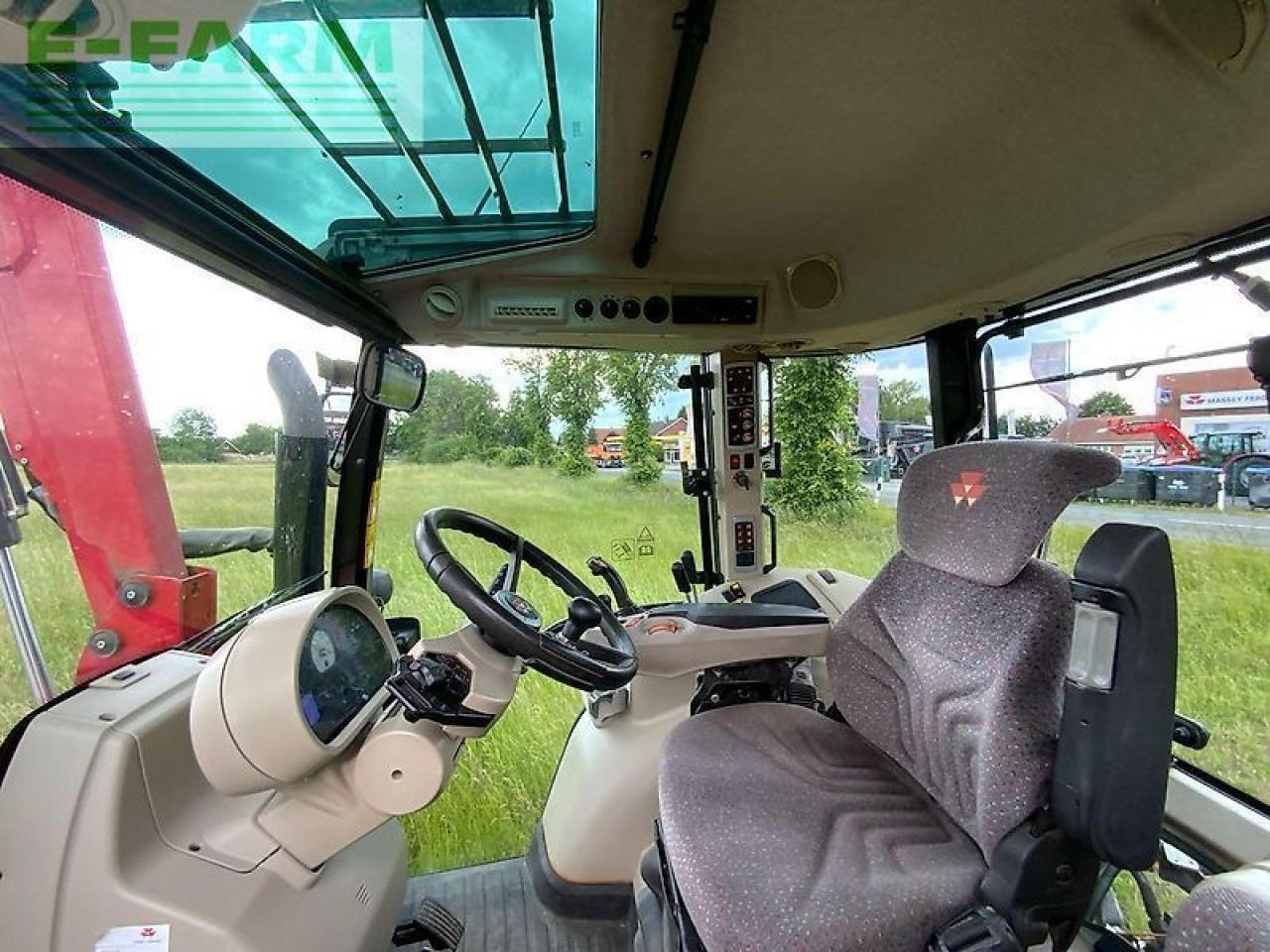 Massey Ferguson mf 5613 dyna6 efficient Efficient - Tracteur agricole: photos 4 Massey Ferguson mf 5613 dyna6 efficient Efficient - Tracteur agricole: photos 4