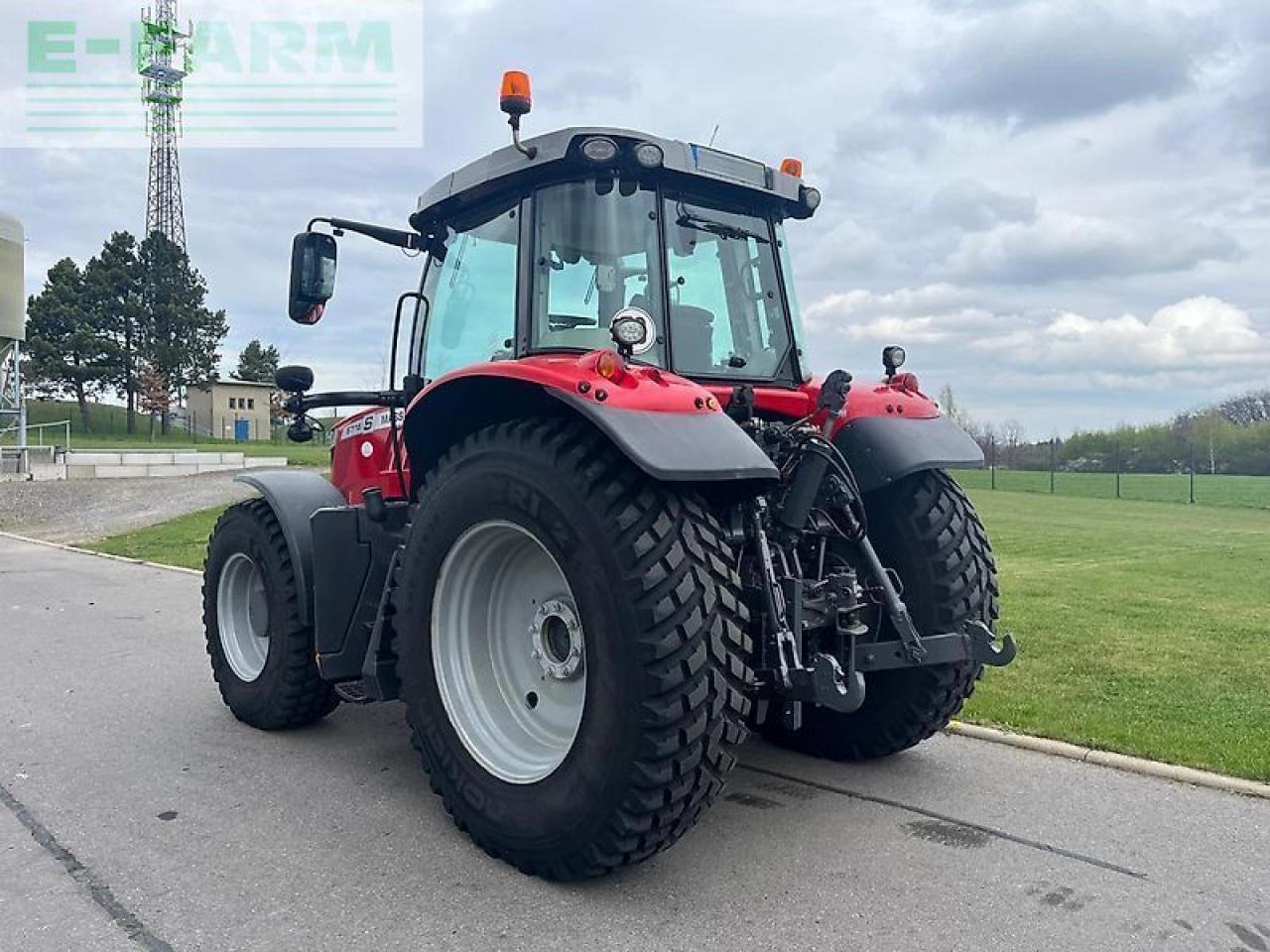Massey Ferguson mf 6716 s dyna-vt efficient Efficient - Tracteur agricole: photos 4 Massey Ferguson mf 6716 s dyna-vt efficient Efficient - Tracteur agricole: photos 4