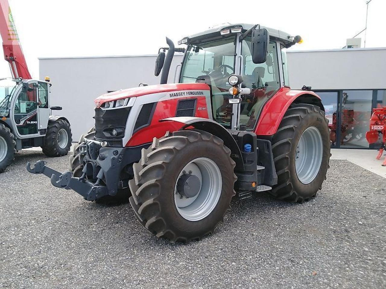 Massey Ferguson mf 6s.180 dyna-vt exclusive Exclusive - Tracteur agricole: photos 1 Massey Ferguson mf 6s.180 dyna-vt exclusive Exclusive - Tracteur agricole: photos 1