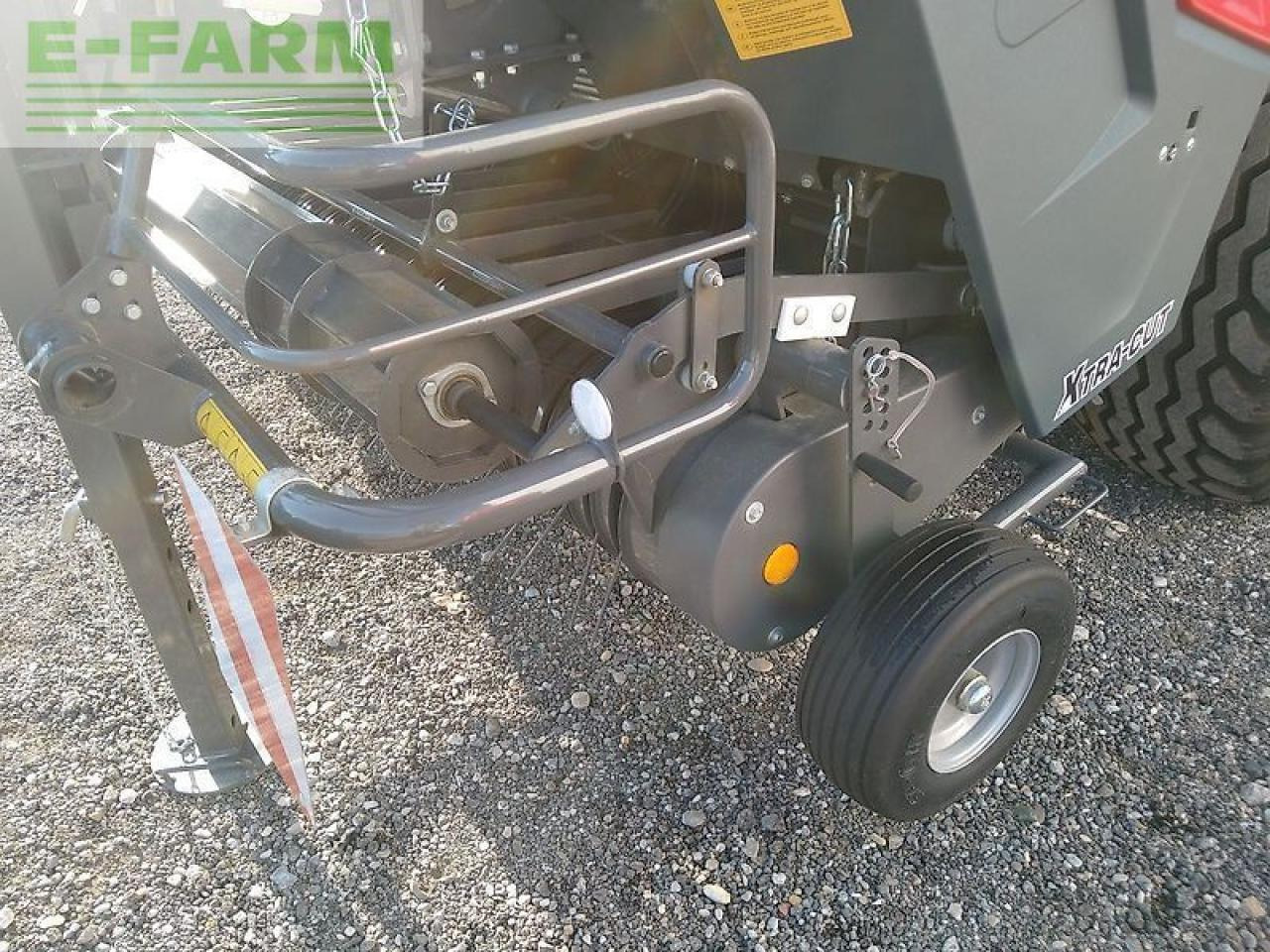Massey Ferguson rb4160vxtra 17 messer - Presse à balles cubiques: photos 4 Massey Ferguson rb4160vxtra 17 messer - Presse à balles cubiques: photos 4