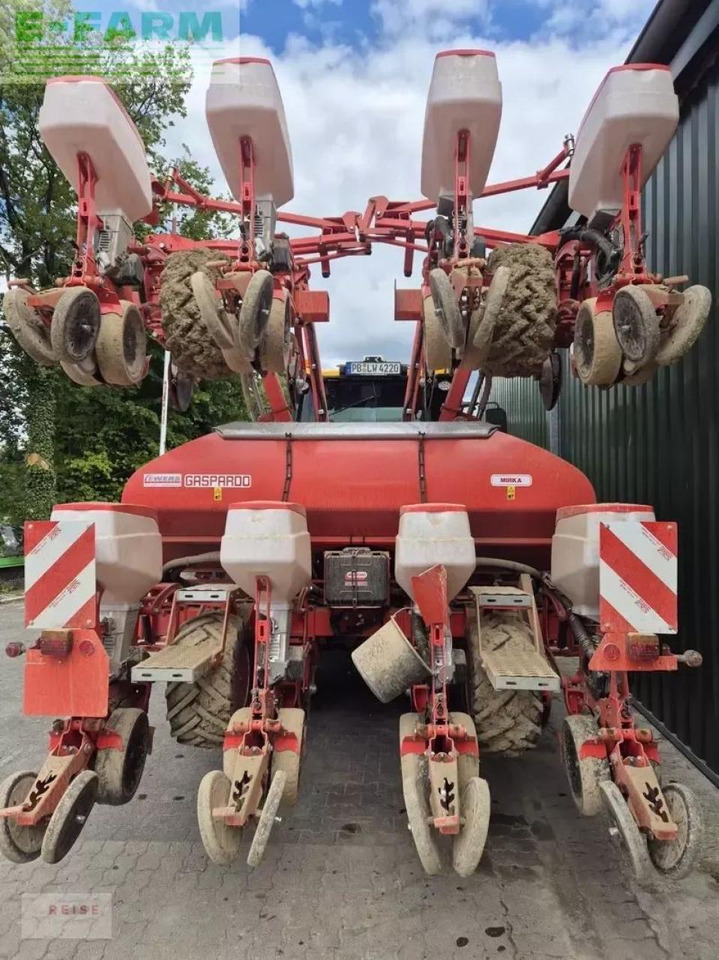 Mustang mirka ist 8 rows - Semoir monograine: photos 1 Mustang mirka ist 8 rows - Semoir monograine: photos 1