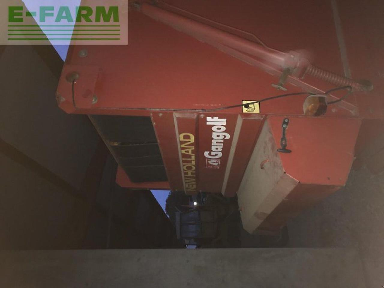 New Holland 640 B Bale Command - Presse à balles cubiques: photos 4 New Holland 640 B Bale Command - Presse à balles cubiques: photos 4