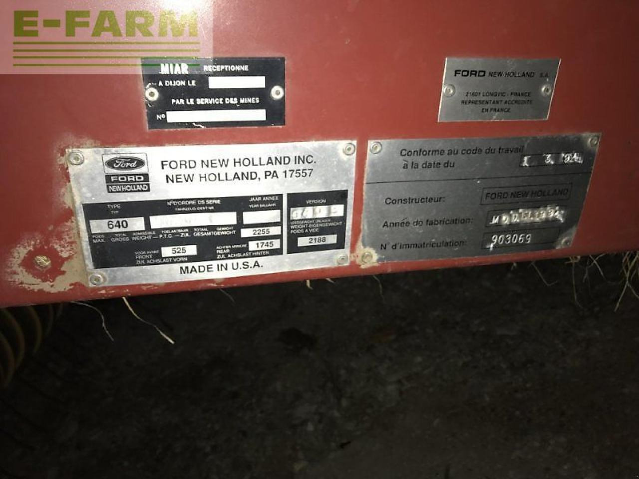 New Holland 640 B Bale Command - Presse à balles cubiques: photos 3 New Holland 640 B Bale Command - Presse à balles cubiques: photos 3