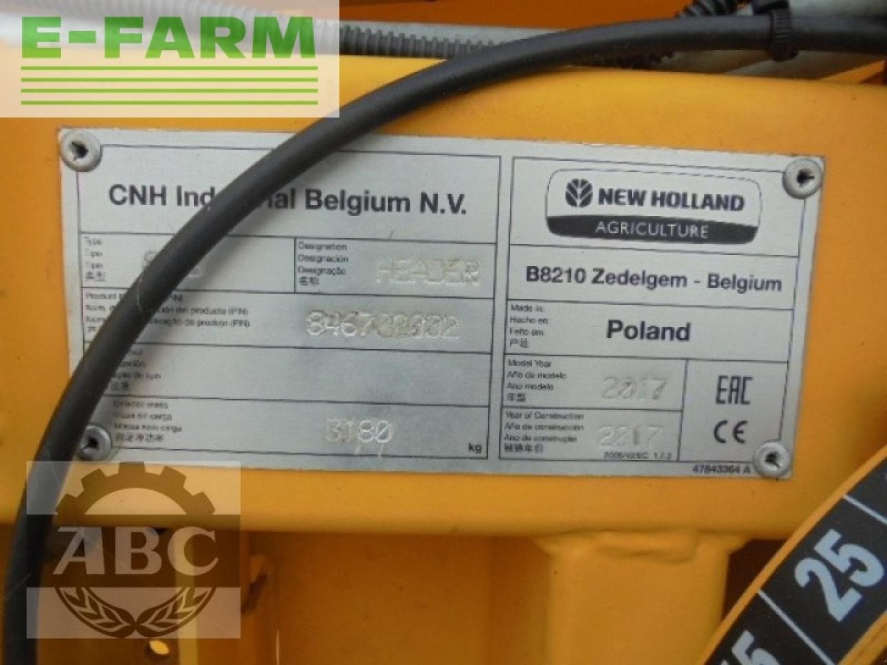 New Holland 980 cf 8r 75 - Cueilleur de maïs: photos 2 New Holland 980 cf 8r 75 - Cueilleur de maïs: photos 2